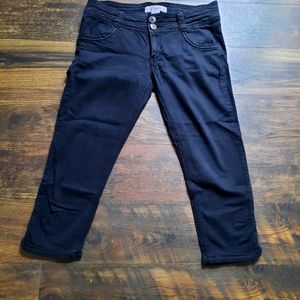 Candies Size 9 Capris Black